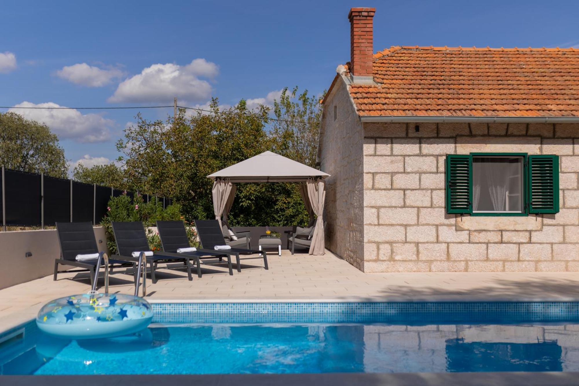 Experience Village Life - Jokini Dvori With Private Pool Pakovo Selo Екстериор снимка
